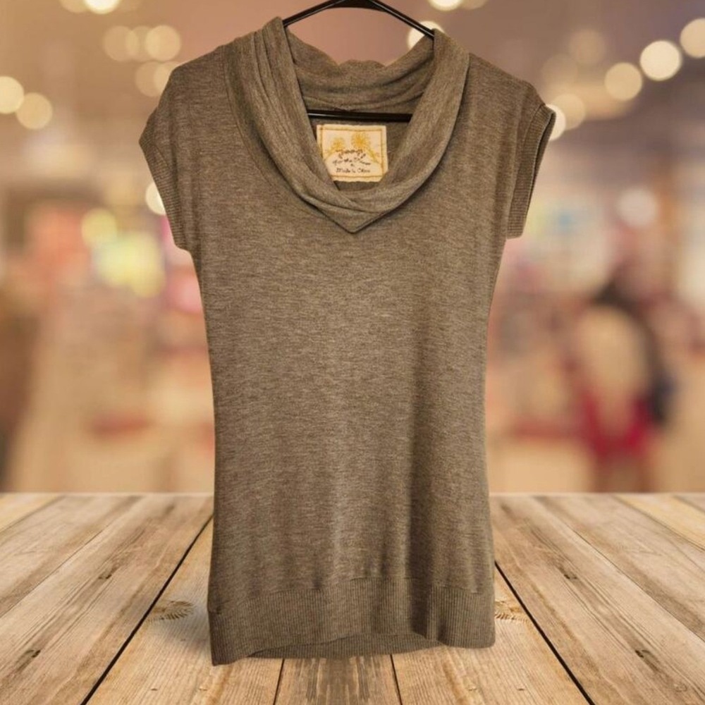 Poof For The Planet Women's Gray Cowl Neck Short Sleeve Sweater Top Size‎ M